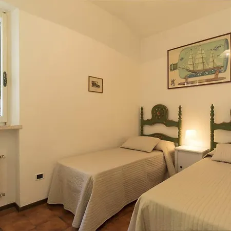 46 - Splendida Singola Al Taunus Con Vista Mare, Ampio Giardino, Inclusa Nel Prezzo