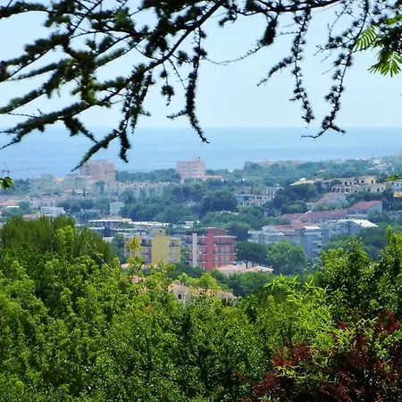 46 - Splendida Singola Al Taunus Con Vista Mare, Ampio Giardino, Inclusa Nel Prezzo Villa *