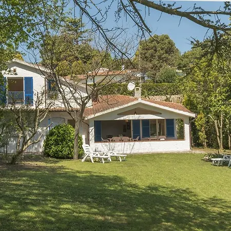 Villa 46 - Splendida Singola Al Taunus Con Vista Mare, Ampio Giardino, Inclusa Nel Prezzo