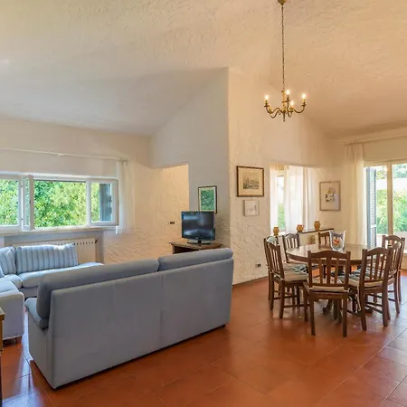 Villa 46 - Splendida Singola Al Taunus Con Vista Mare, Ampio Giardino, Inclusa Nel Prezzo